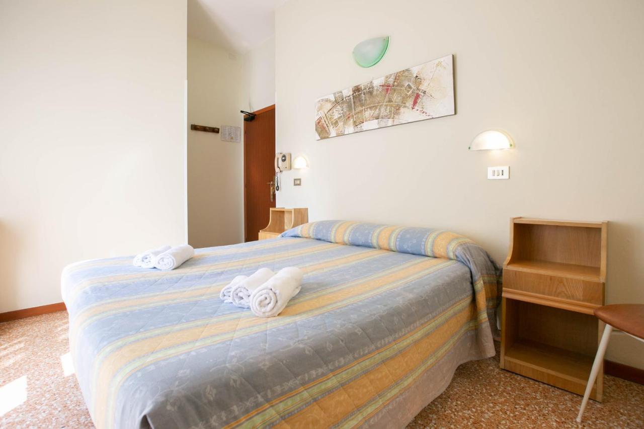 Hotel Ischia Rimini Ngoại thất bức ảnh
