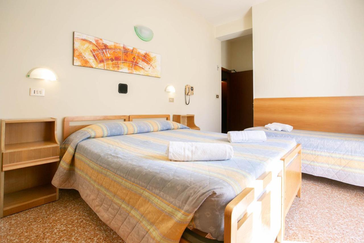 Hotel Ischia Rimini Ngoại thất bức ảnh