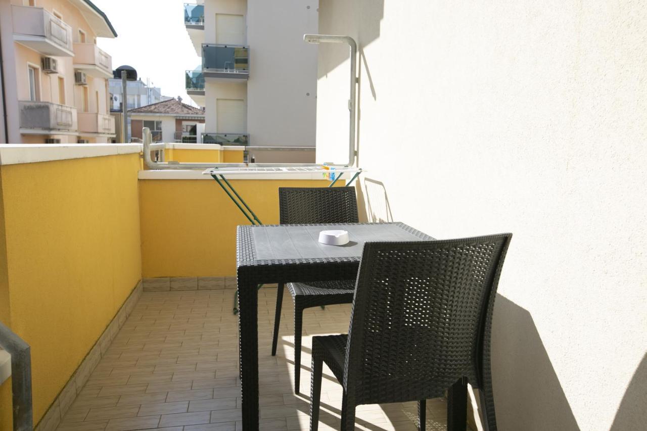 Hotel Ischia Rimini Ngoại thất bức ảnh